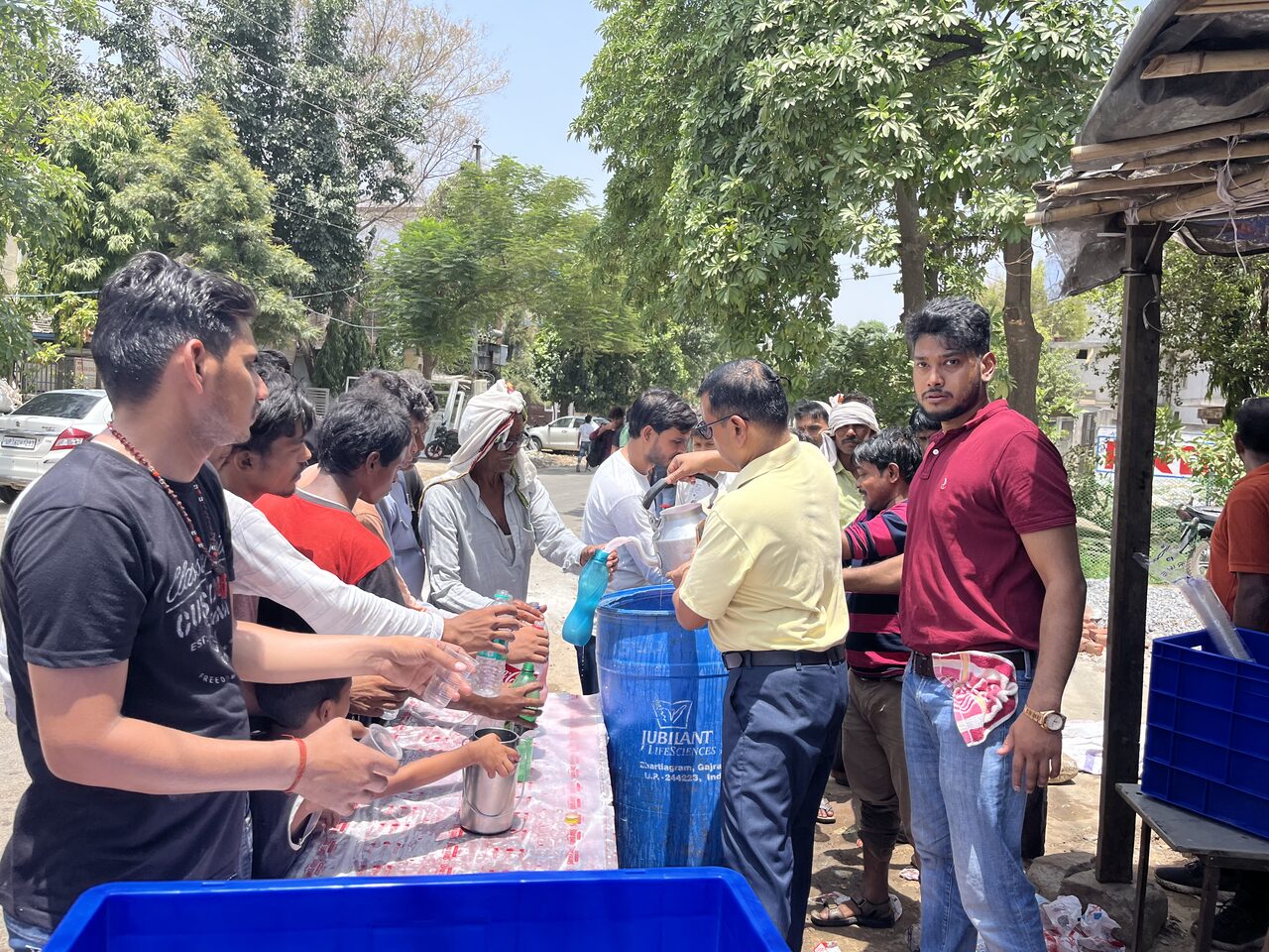 Sharbat Distribution — photo 3